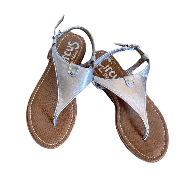 Circus by Sam Edelman “Carolina” Flat Sandal Silver Size 6.5 - Picture 1 of 8